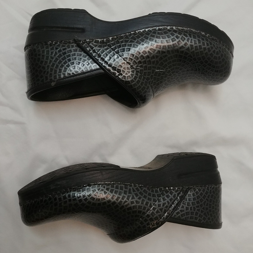 Dansko shoes - Picture 2 of 6